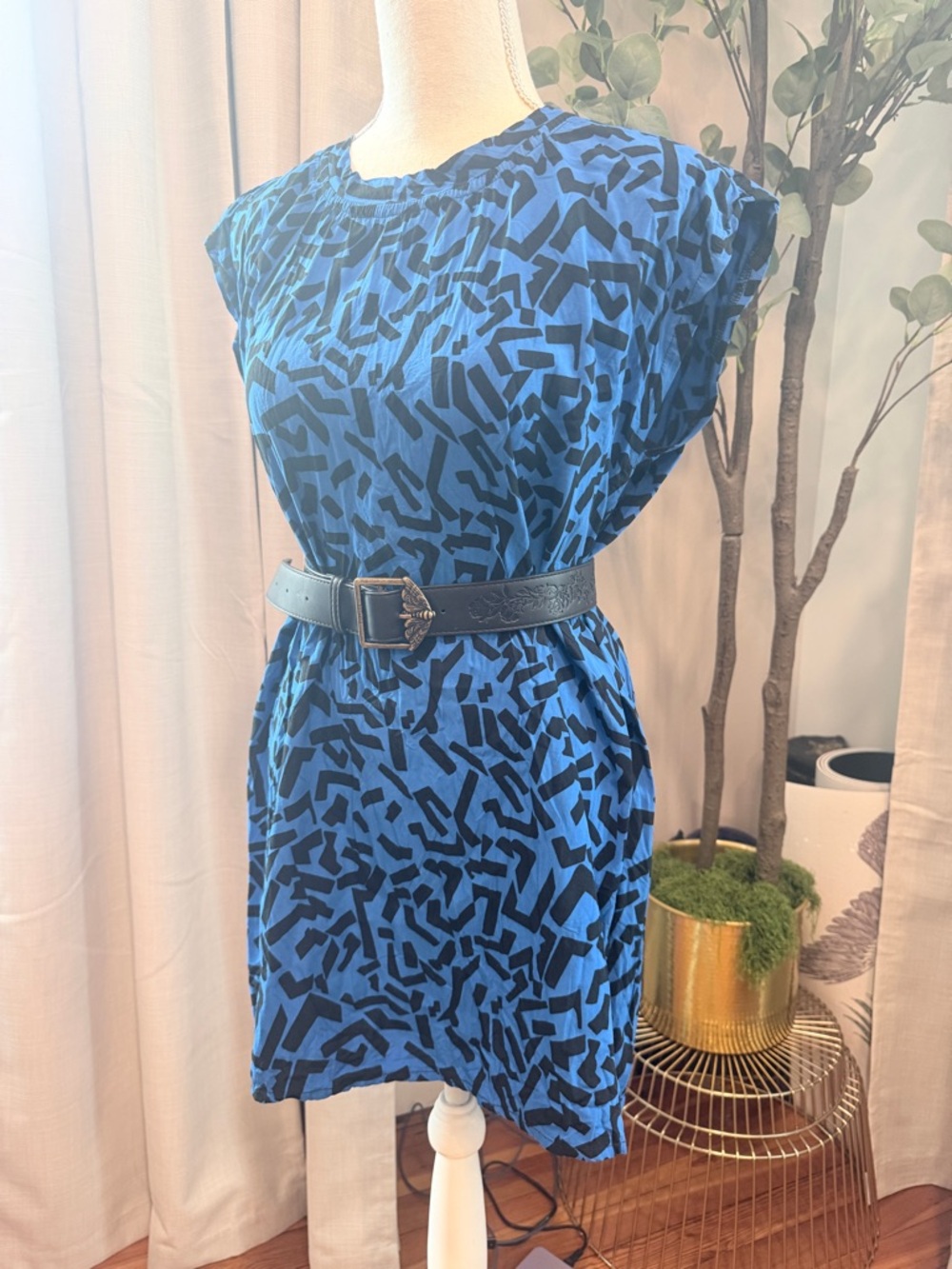 Vajila Blue and Black Abstract Print Women’s Shift Dress 80’s Vibe Small